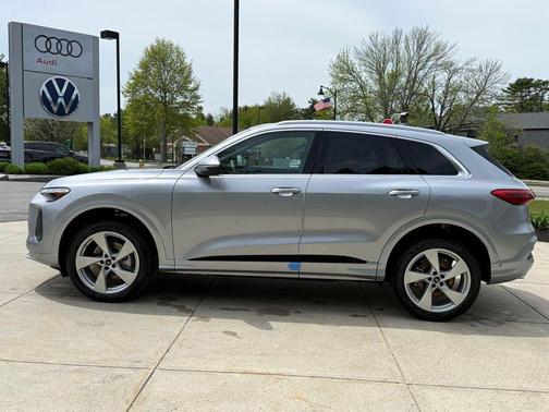 Florett Silver Metallic 2026 Audi Q5 Premium Plus TFSI quattro S tronic
