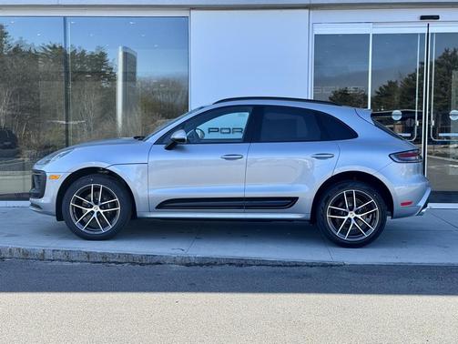 2025 Porsche Macan Base