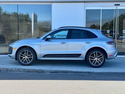 2025 Porsche Macan Base