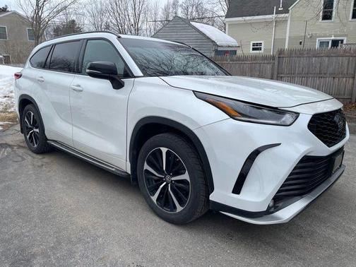 Wind Chill Pearl 2022 Toyota Highlander XSE