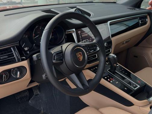 2025 Porsche Macan 