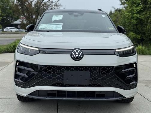 2025 Volkswagen Tiguan 2.0T SE R-Line Black 4MOTION