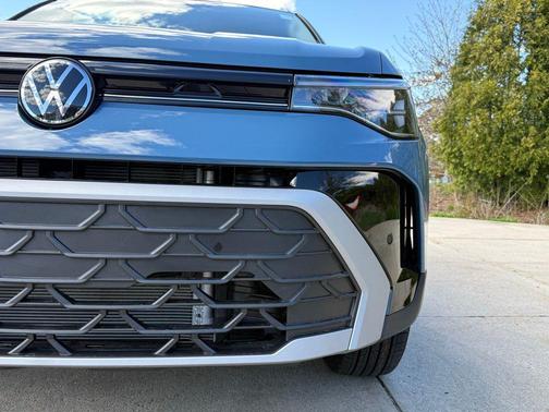 Blue 2026 Volkswagen Taos SE