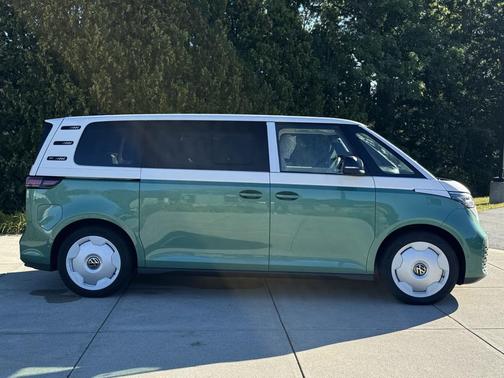 2025 Volkswagen ID. Buzz 1st Edition with 4MOTION