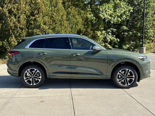 2025 Audi Q5 Premium TFSI quattro S tronic