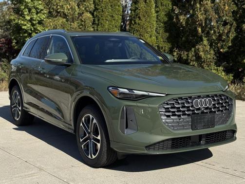2025 Audi Q5 Premium TFSI quattro S tronic