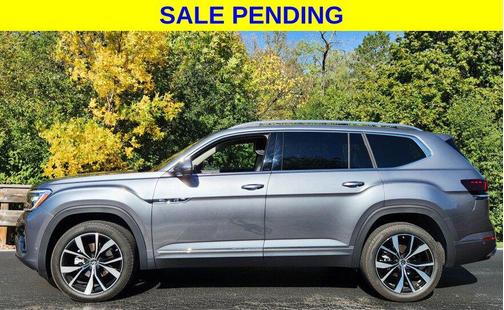 Platinum Gray Metallic 2022 Volkswagen Atlas 3.6L SEL Premium