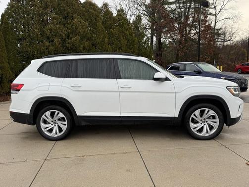 2022 Volkswagen Atlas 3.6L SE w/Technology