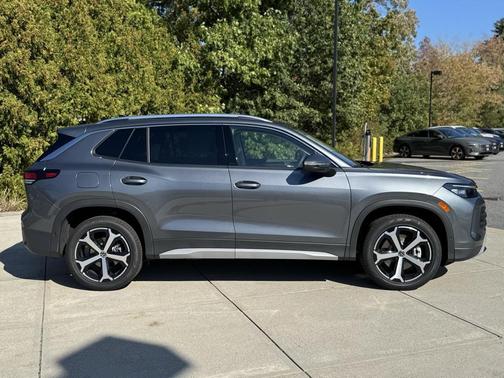 2025 Volkswagen Tiguan 2.0T SE 4MOTION