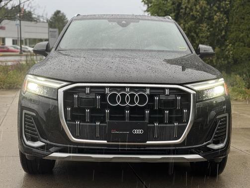 2025 Audi Q7 45 Premium
