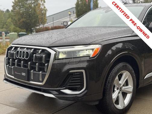 2025 Audi Q7 45 Premium