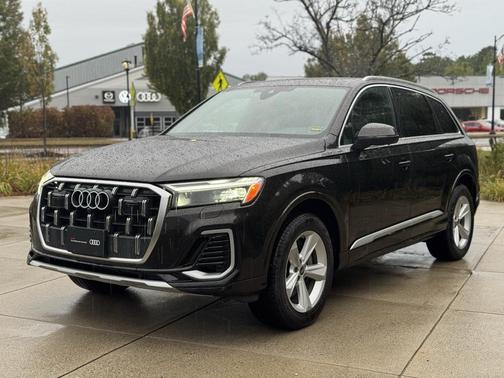 2025 Audi Q7 45 Premium