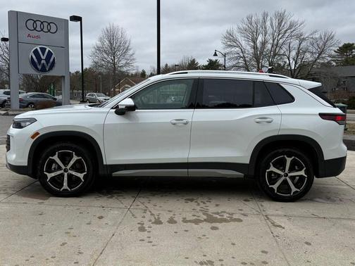 White 2026 Volkswagen Tiguan 2.0T SE 4MOTION