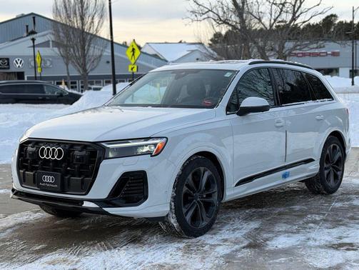 2026 Audi Q7 55 Premium Plus