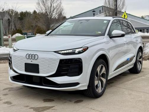 2025 Audi Q6 e-tron Premium Plus quattro