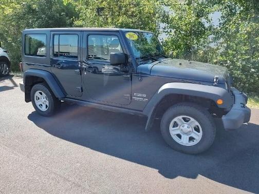 Photo 1 of 16 of 2017 Jeep Wrangler Unlimited Sport