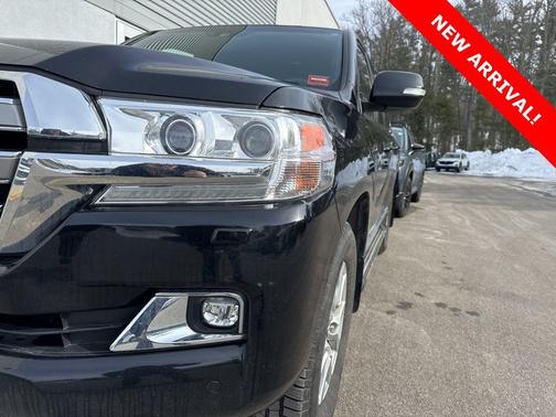 2019 Toyota Land Cruiser Base