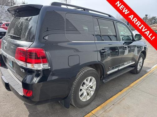 2019 Toyota Land Cruiser Base