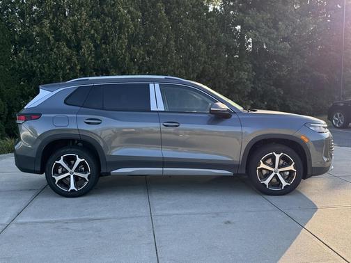2025 Volkswagen Tiguan 2.0T SE 4MOTION