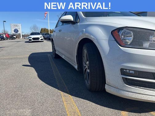 2015 Volkswagen Golf Auto TSI SE