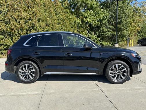 2023 Audi Q5 45 S line Premium Plus