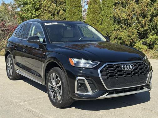2023 Audi Q5 45 S line Premium Plus