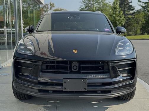 2024 Porsche Macan Base