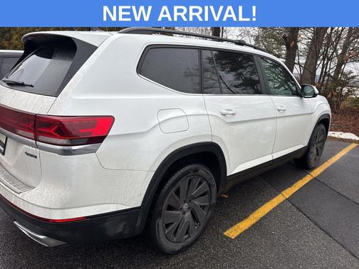 2024 Volkswagen Atlas 2.0T SE w/Technology 4MOTION