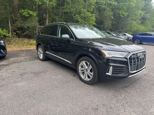 Mythos Black Metallic 2023 Audi Q7 45 Premium Plus