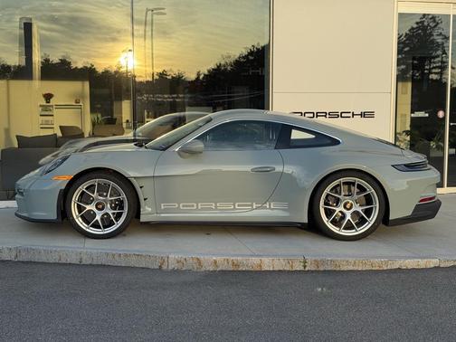 2024 Porsche 911 S/T