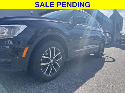 Deep Black 2020 Volkswagen Tiguan 2.0T SE 4MOTION
