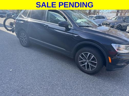 Deep Black 2020 Volkswagen Tiguan 2.0T SE 4MOTION