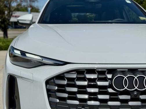 2025 Audi Q5 Premium