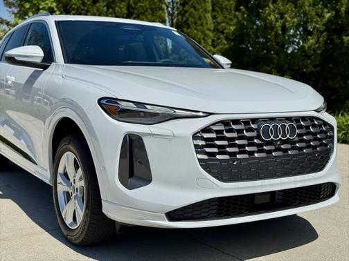 2025 Audi Q5 Premium