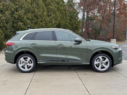 2025 Audi Q5 Premium Plus TFSI quattro S tronic