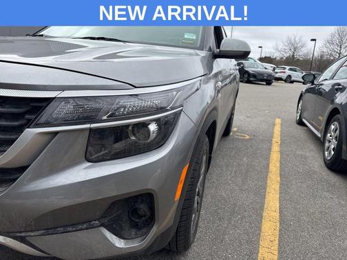Steel Gray 2023 Kia Seltos LX