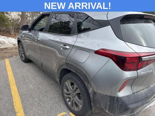 Steel Gray 2023 Kia Seltos LX