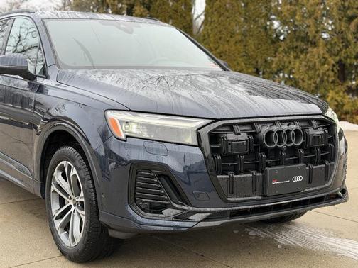2025 Audi Q7 45 Premium