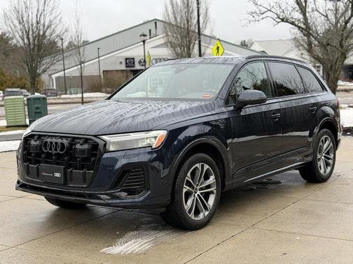 2025 Audi Q7 45 Premium