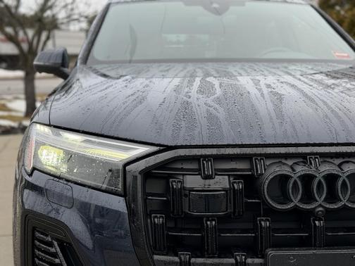 2025 Audi Q7 45 Premium