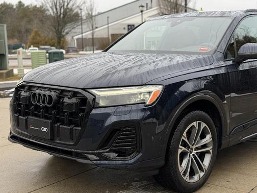 2025 Audi Q7 45 Premium