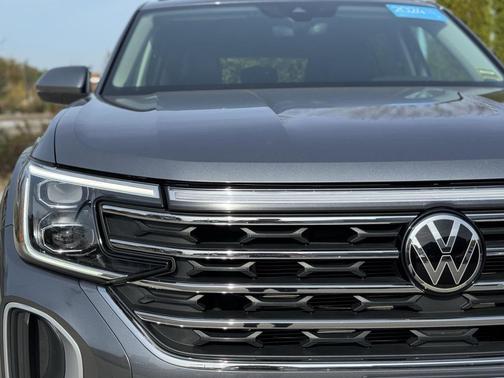 2024 Volkswagen Atlas 2.0T SE w/Technology 4MOTION