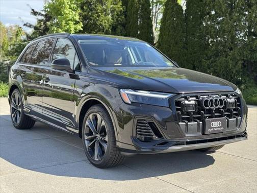 2025 Audi Q7 55 Premium Plus