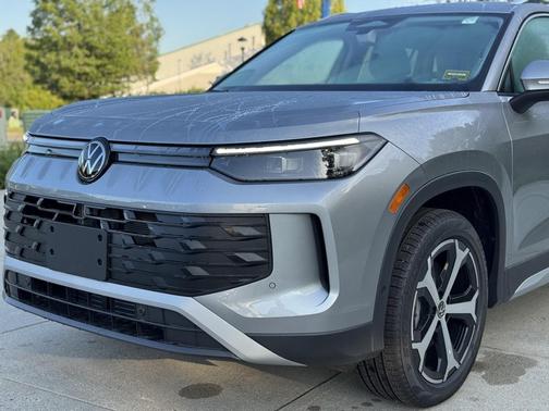 2025 Volkswagen Tiguan 2.0T SE 4MOTION
