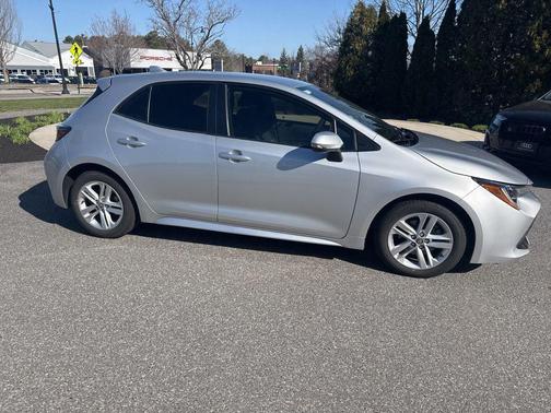 Classic Silver Metallic 2021 Toyota Corolla SE
