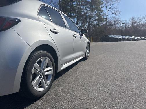 Classic Silver Metallic 2021 Toyota Corolla SE
