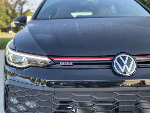 2025 Volkswagen Golf GTI 2.0T SE DSG