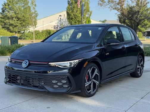2025 Volkswagen Golf GTI 2.0T SE DSG