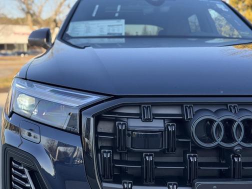 2026 Audi Q7 45 Premium Plus