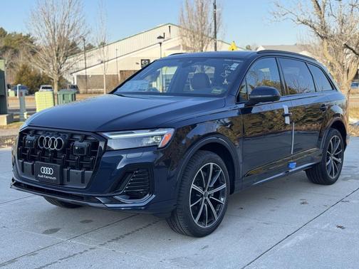 2026 Audi Q7 45 Premium Plus